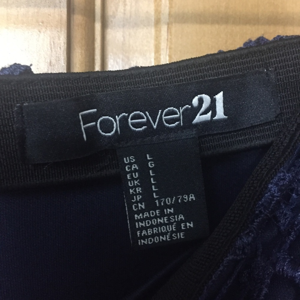 Forever 21 Lace Skirt Large - Picture 2 of 2